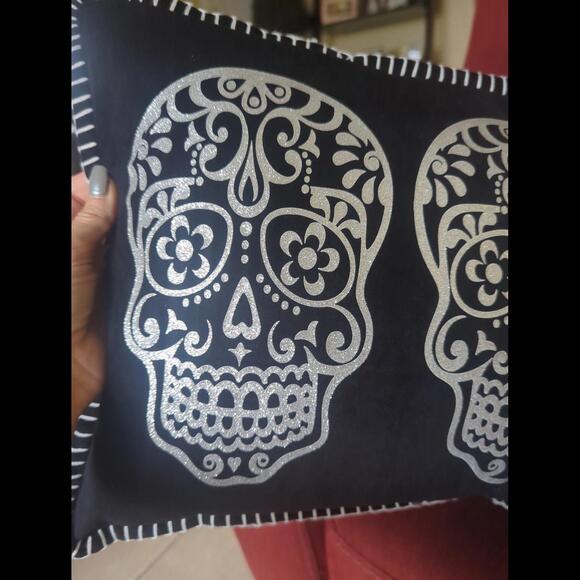 Skull Pillow Set of 2 - Picture 4 of 9